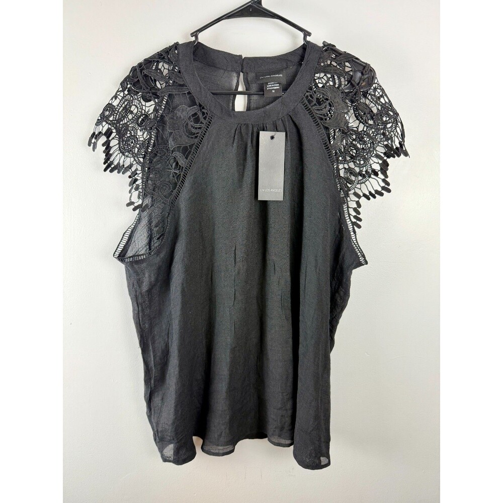 NWT LIV LOS ANGELES Plus 1X black Lace Shoulder Cap‎ Sleeve Crinkle Top